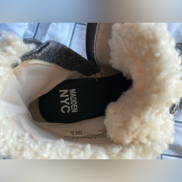 Madden NYC Women's SIZE 6 Gray Flannel Hiker Wedge Faux Fur Lace Up Boots NEW - Picture 6 of 6